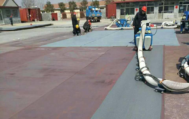 移動(dòng)式鋼板拋丸機(jī)施工現(xiàn)場