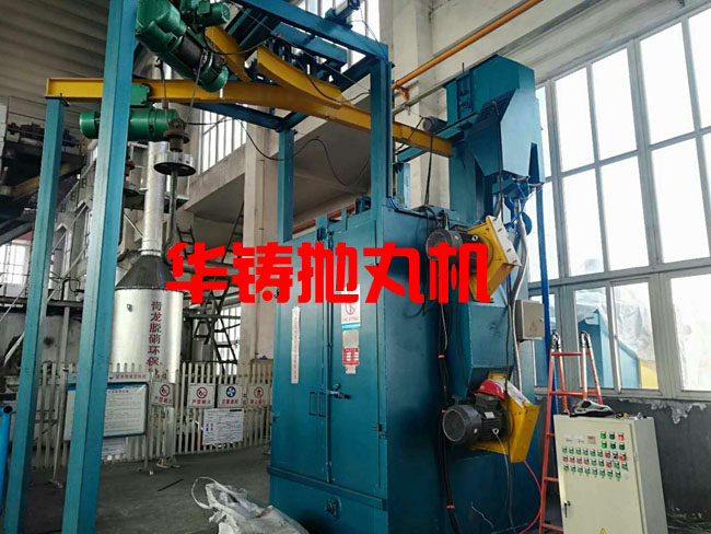 發(fā)動機外殼拋丸機現場使用圖片